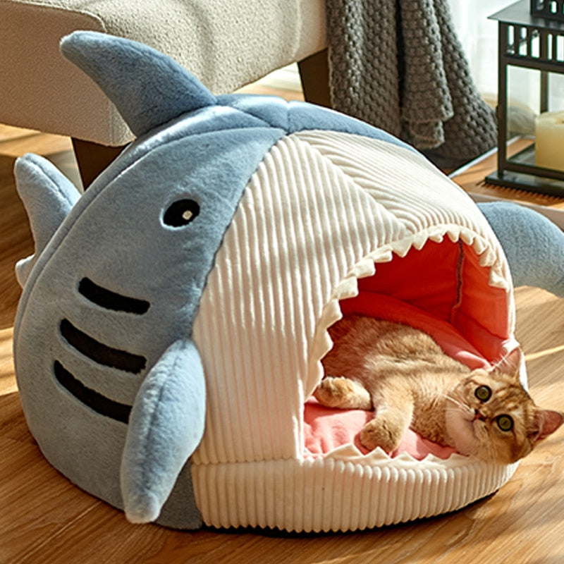 Enclosed Warm Cat Bed in shape of shark