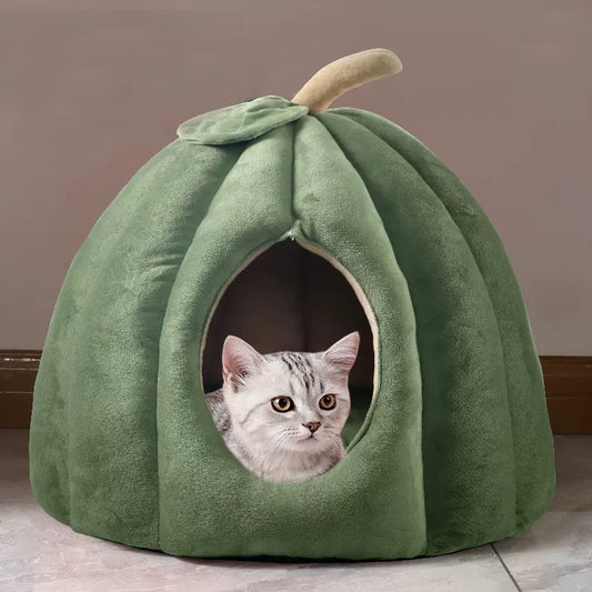Cat Bed - Pumpkin Hideaway for Autumn and Winter